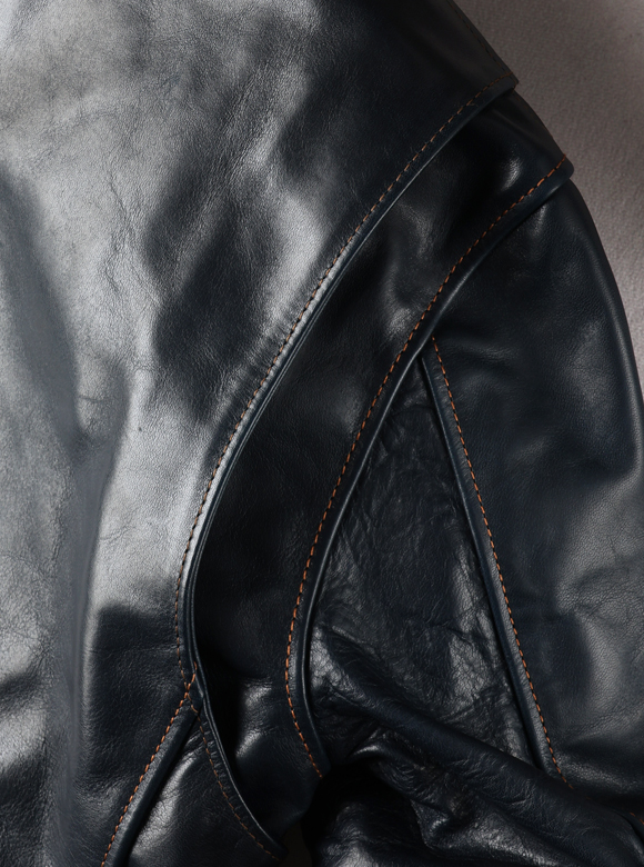 .02 肩部分のアクションプリーツ