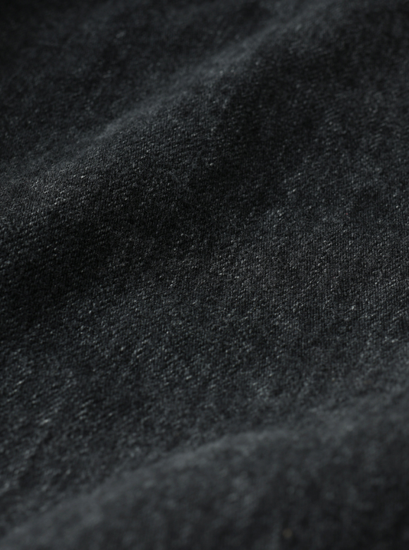 .01 程よいムラ感を求めた生地