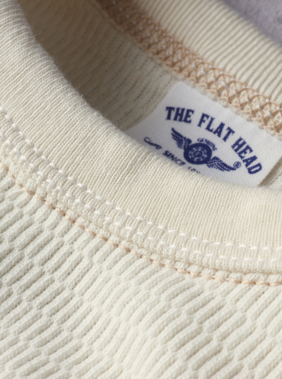 .02 首元が伸びにくい特殊縫製