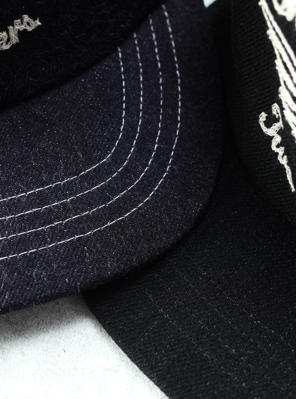 .01 ブルー、ブラックの2色の12ozデニム生地