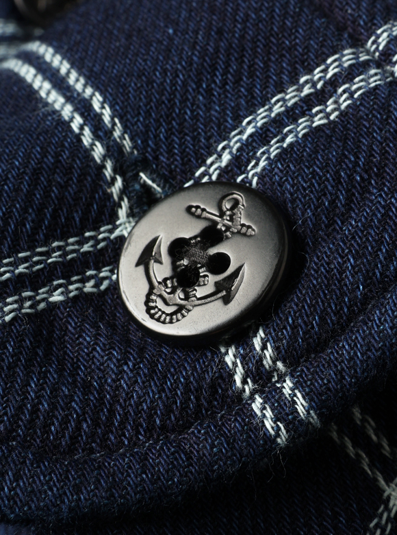 .02 錨のモチーフが特徴的な尿素ボタン