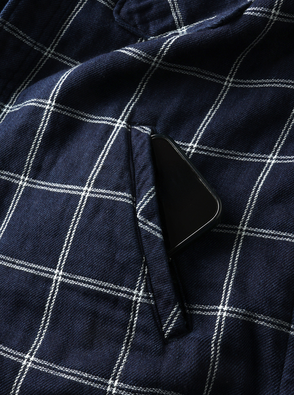 .04 便利なスラッシュポケット