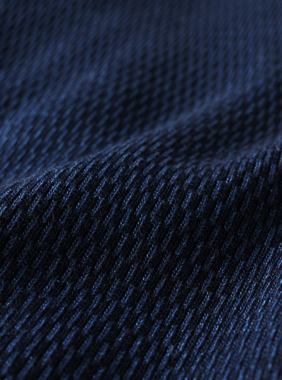 .02 ニットのような極厚生地