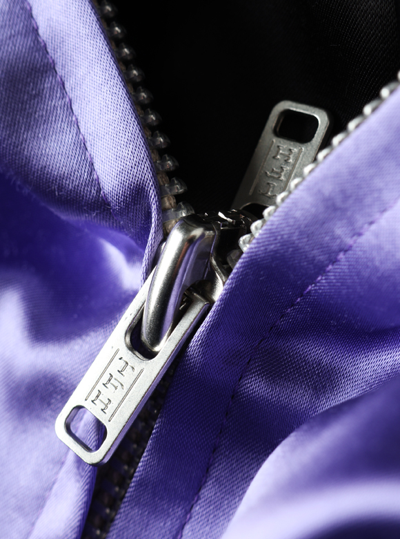 .05 ブランドネーム入りオリジナルジッパー