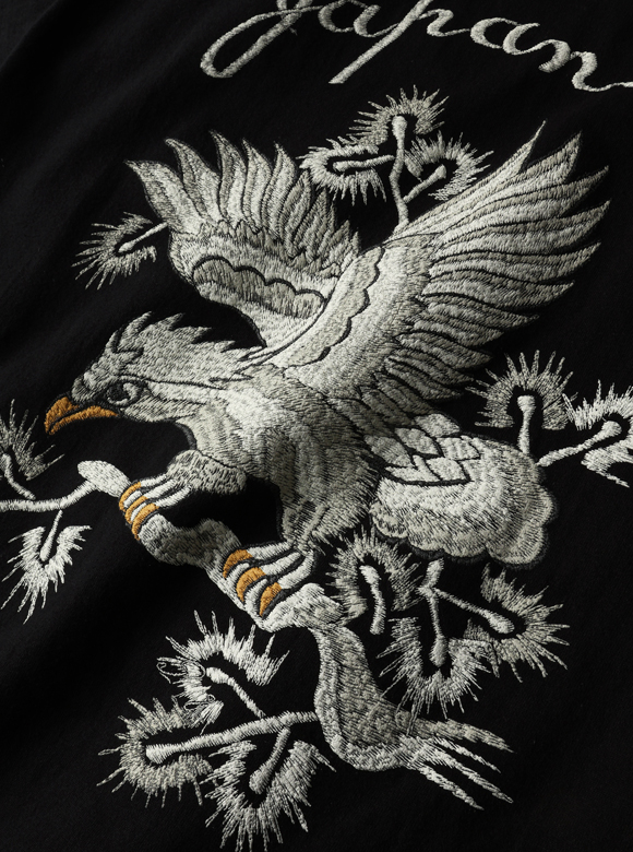 .03 刺繍のような立体感と迫力が楽しめる発泡プリント