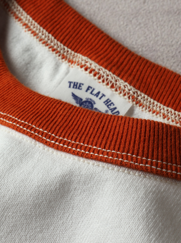 .02 首元が伸びにくい特殊縫製