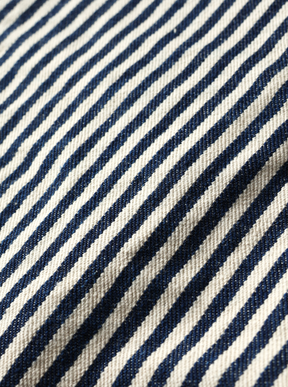 .01 1940年代のヴィンテージ生地からインスパイアされ誕生したヒッコリー生地