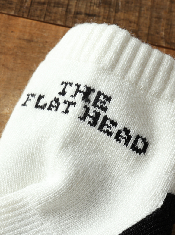 .02 ブランドロゴ（甲部）