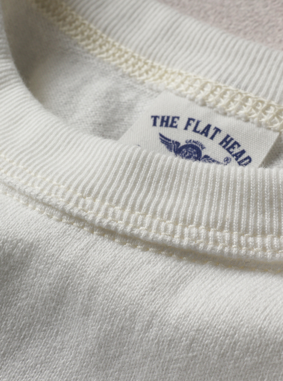 .02 首元が伸びにくい特殊縫製