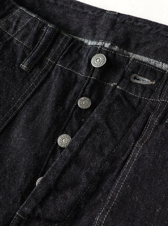 .03 オリジナル鉄製ボタン