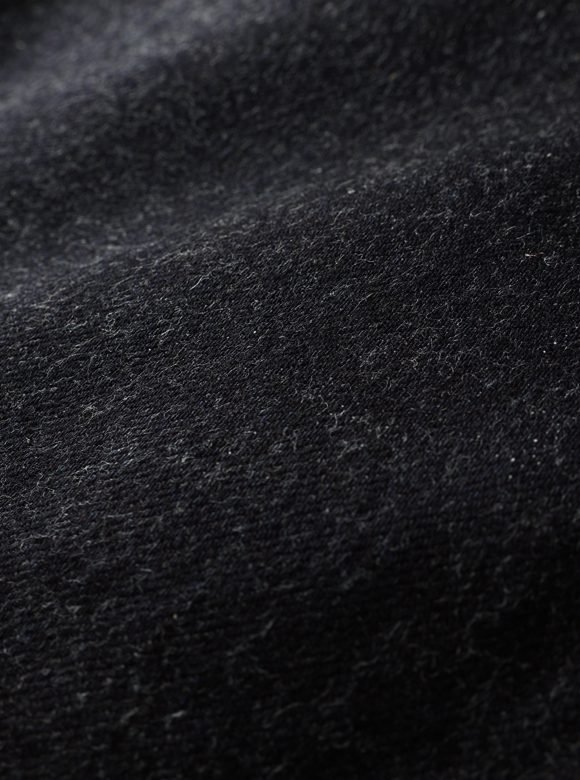 .01 12ozの軽やかな穿き心地が楽しめるデニム生地