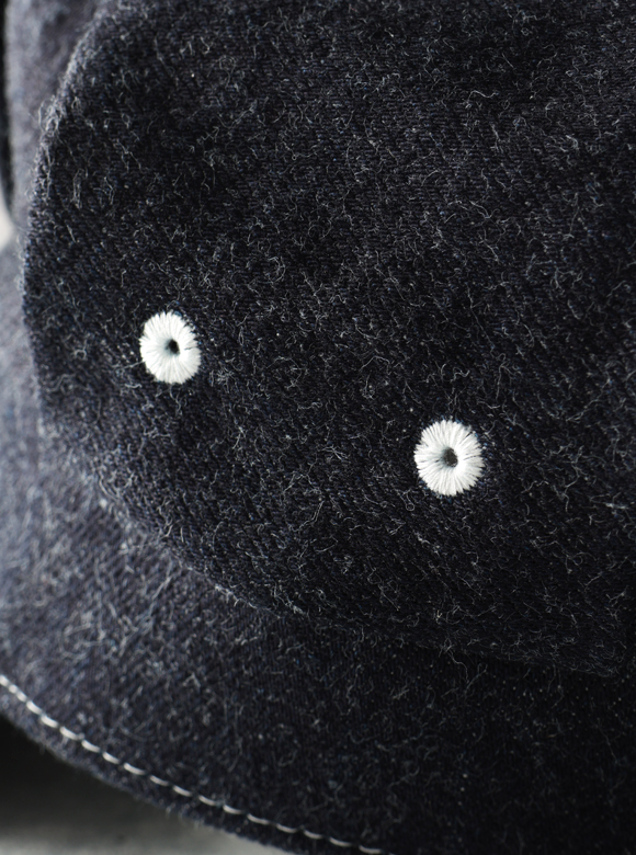 .02 熱気を逃がすアイレット