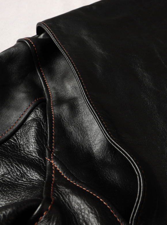 .03 動きやすさを求めたアクションプリーツ