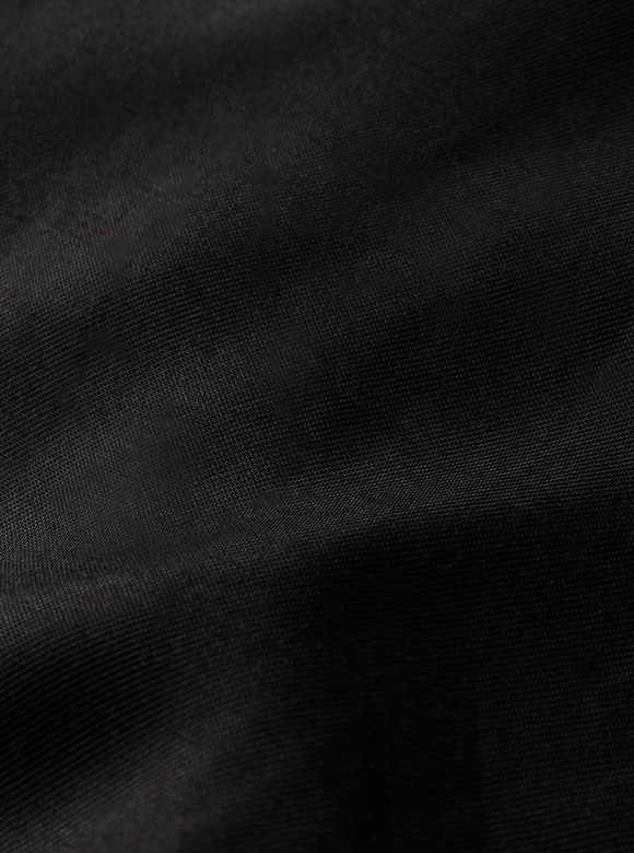 .01 フワッとした肉厚なレーヨンツイル生地