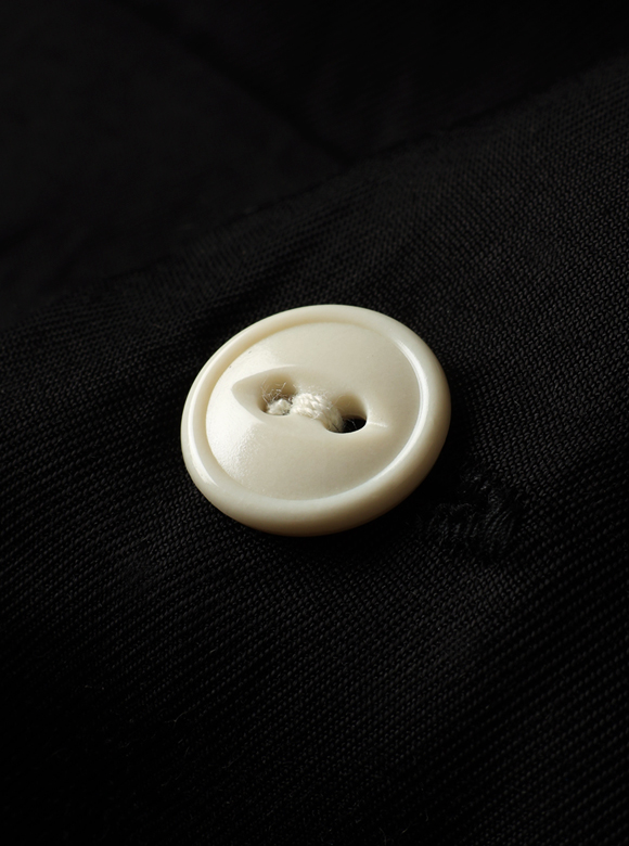 .05 尿素素材のネコ目ボタン