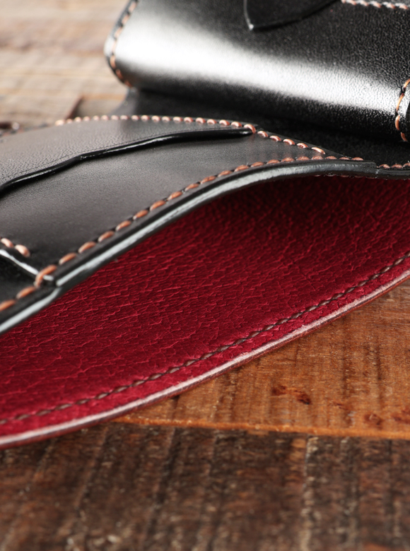 .05 アメ豚革の貼り合わせ