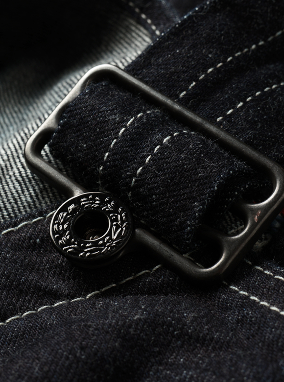 .02 ヴィンテージライクなメタルパーツ