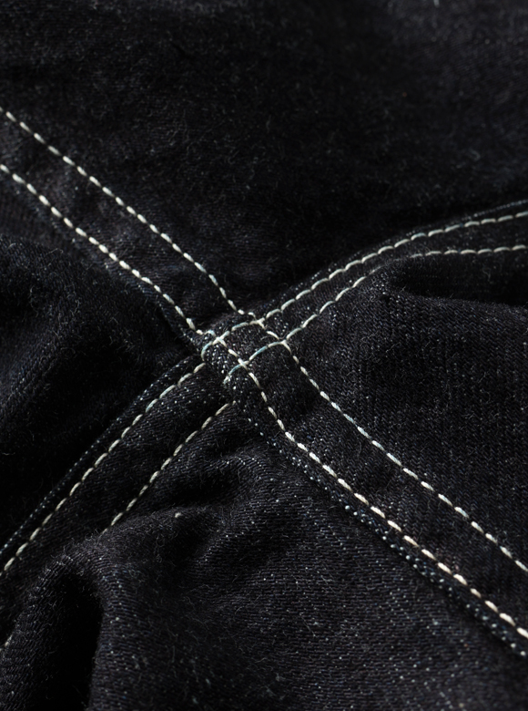 .04 二本針のチェーンステッチによる巻き縫い