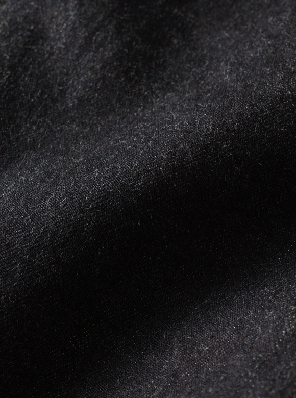 .01 旧式シャトル織機で織り上げたオリジナル12ozデニム生地