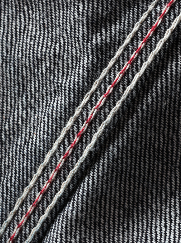 .03 トリプルステッチによる巻き縫い縫製