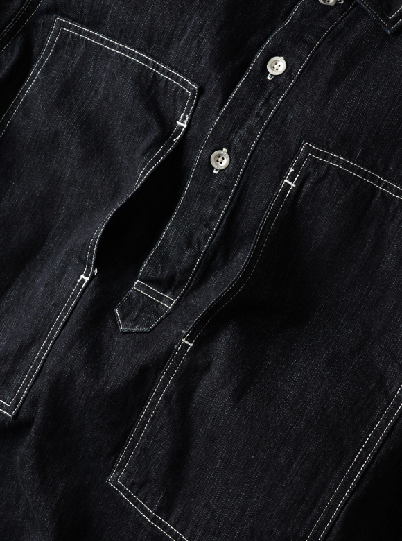 .02 特徴的なフロントポケット