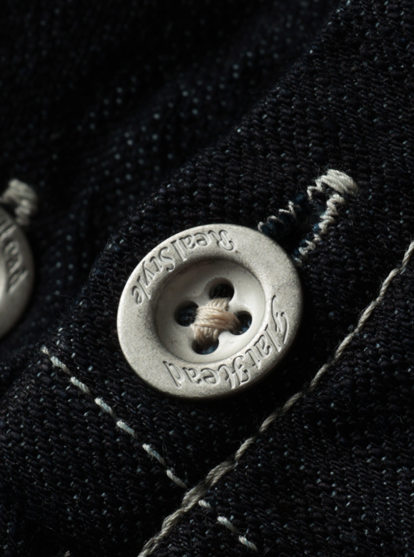 .03 ネーム入りのオリジナルメタルボタン