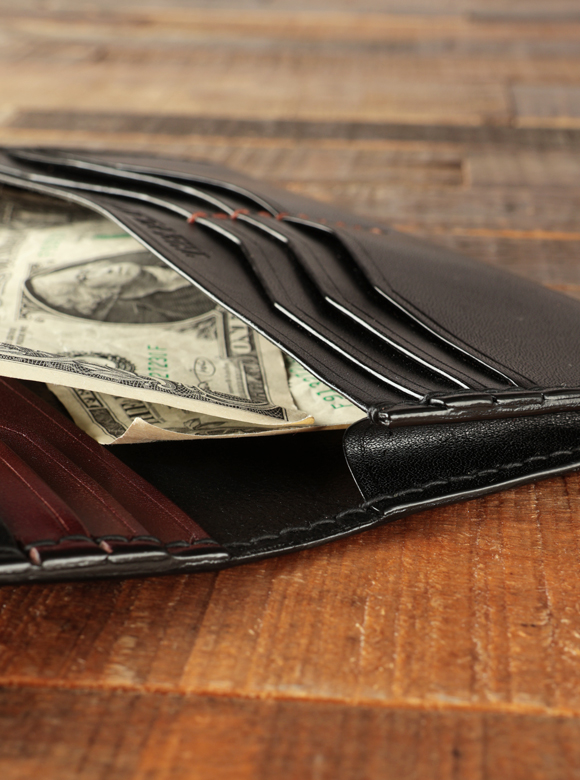 .02 厚みを抑えた内装設計