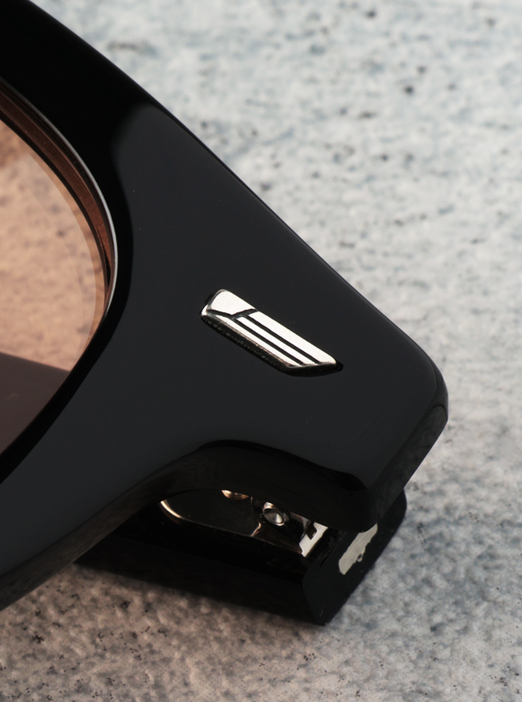 .02 シルバーの飾り金具