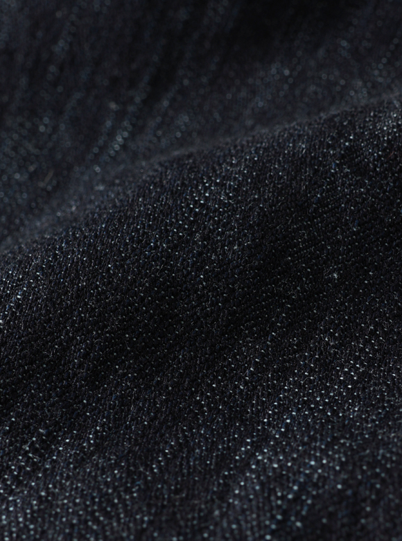 .01 旧式シャトル織機ならではの表情が楽しめる10ozデニム