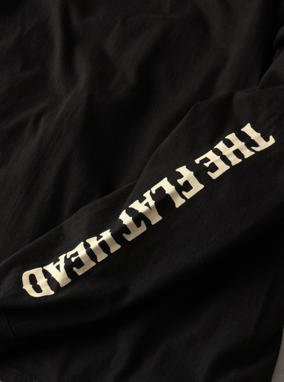 .01 コットン100％による度詰め生地を使用した肉厚でコシ感のあるロングスリーブTシャツ