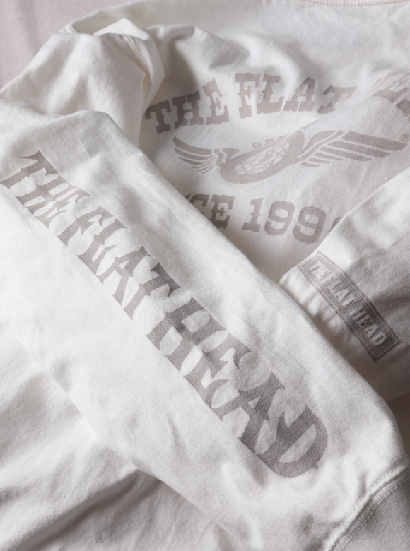 .01 ボディと同系色でプリントした限定フライングホイール