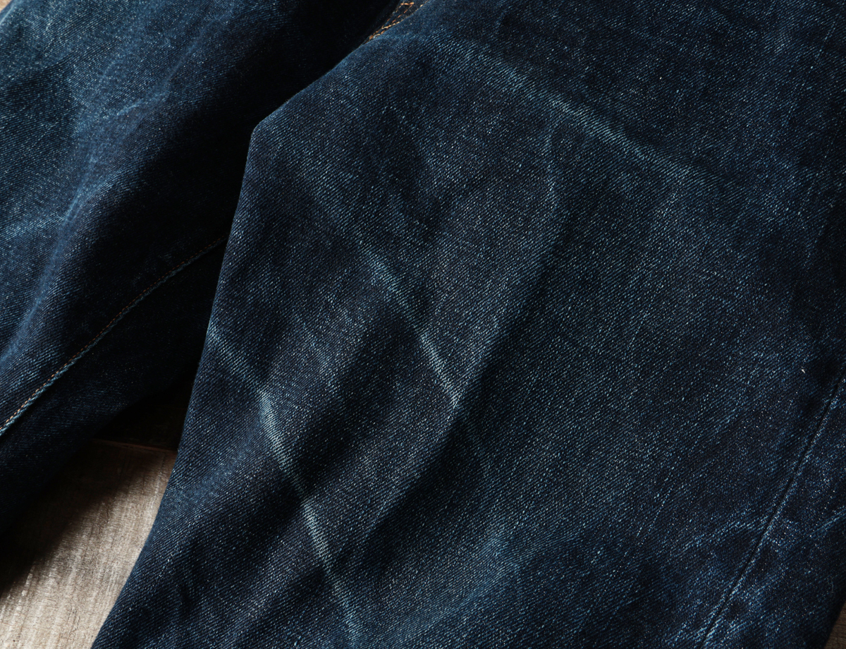 左もも部分のヒゲの画像