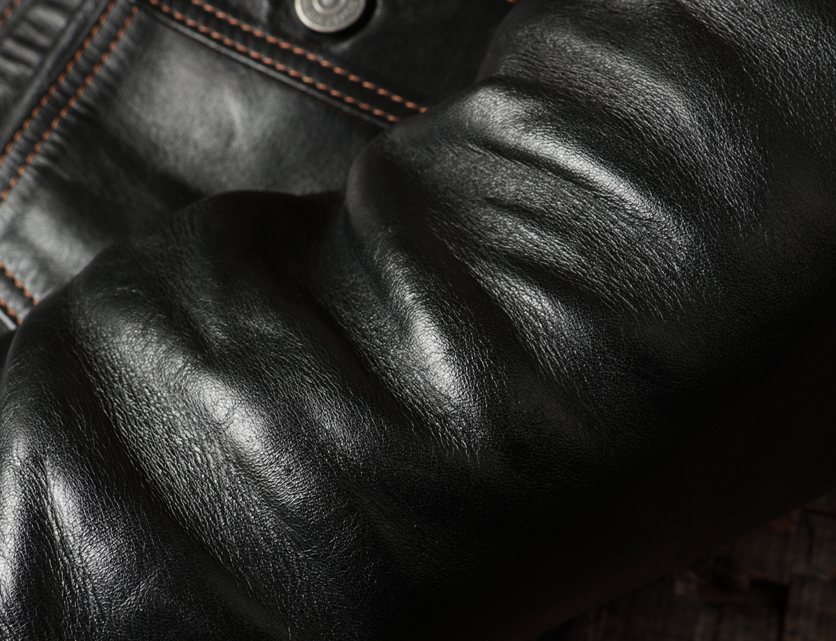 深く刻まれたホースハイド特有のシワの画像