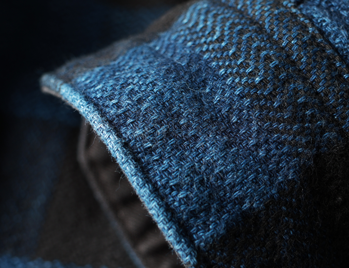 白が際立つカフス部分の画像