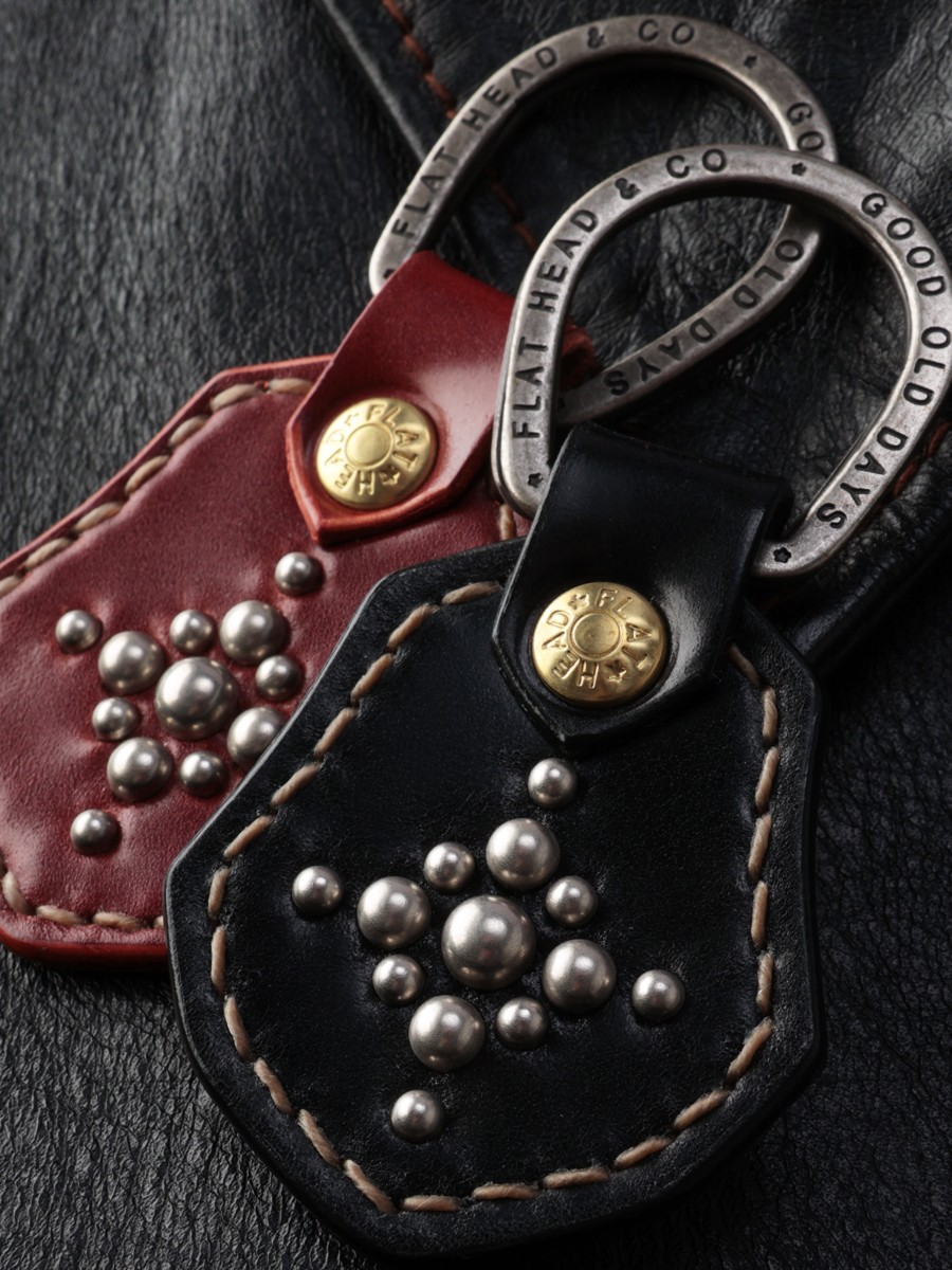 直営店・ウェブショップ限定 コードバン スタッズキーホルダー FN-K5D2-3SL