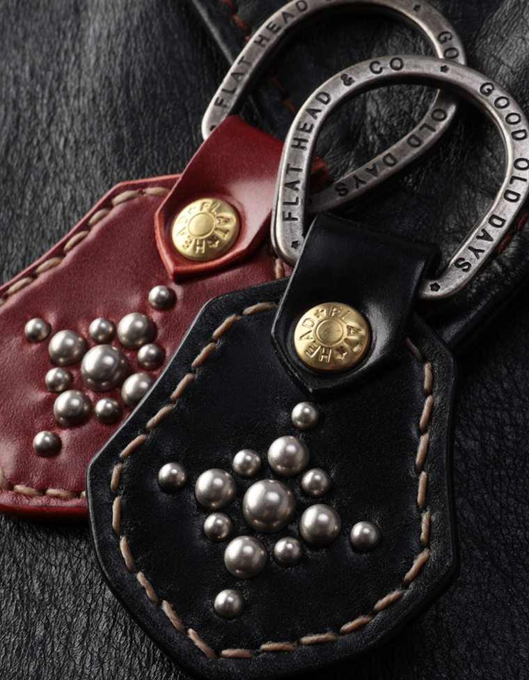 直営店・ウェブショップ限定 コードバン スタッズキーホルダー FN-K5D2-3SL