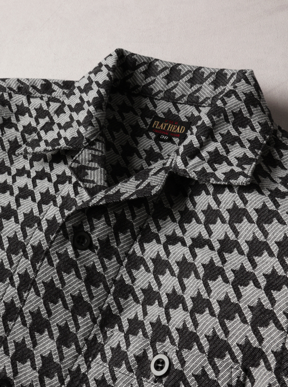 .02 カジュアル感のあるオープンカラー