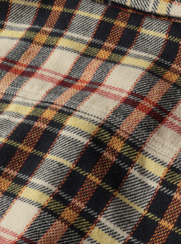 .02 緻密な柄合わせによる縫製