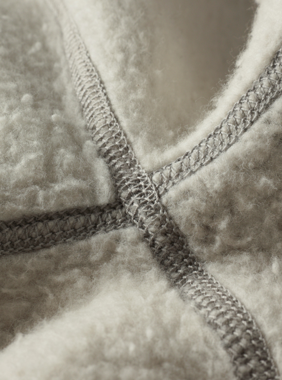 .03 縫製部の重なりを抑えるフラットシーマ