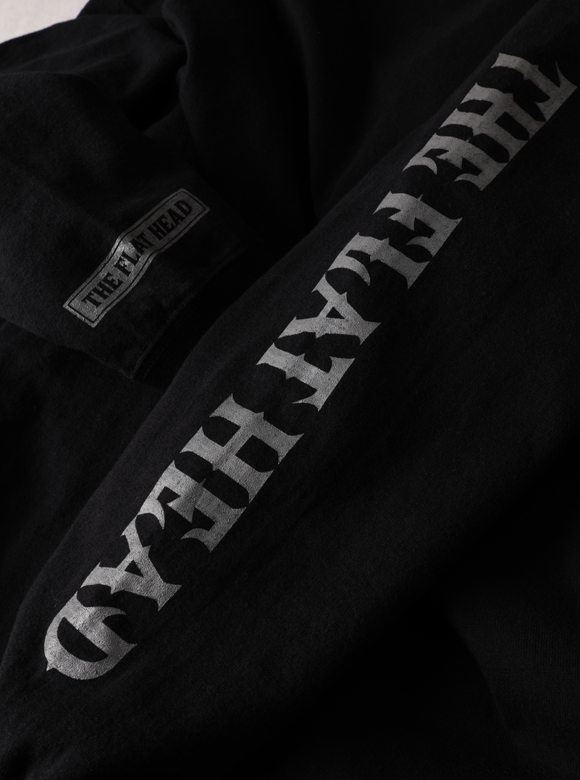 .01 コットン100％による度詰め生地を使用した肉厚でコシ感のあるロングスリーブTシャツ