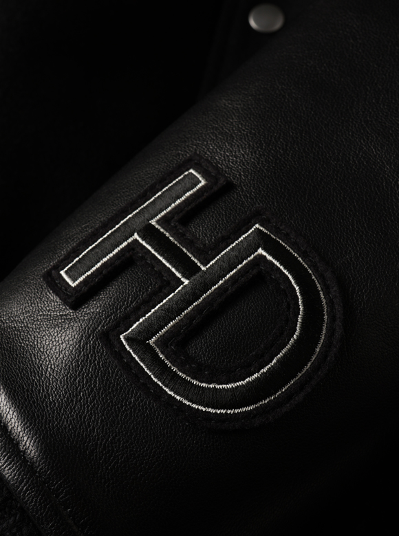 .05 ブランドロゴワッペン