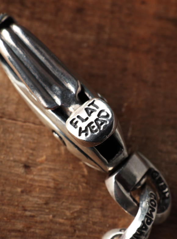 .03 細部まで施された刻印