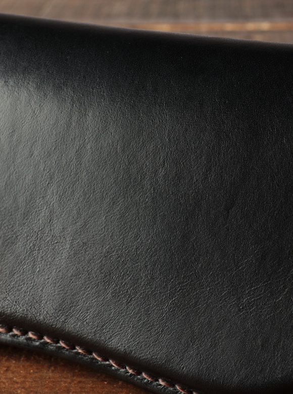 .01 茶芯が楽しめるセミアニリン仕上げのホースハイド