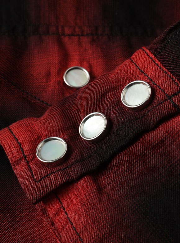 .03 表情豊かな天然黄蝶貝ボタン